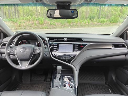 Used 2018 Toyota Camry XSE FWD image 22