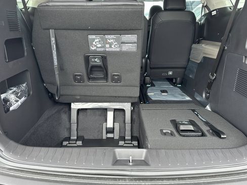 New 2026 Kia Carnival EX FWD image 16