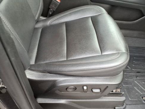 Used 2022 Chevrolet Tahoe Z71 w/ Z71 Off-Road Package image 18