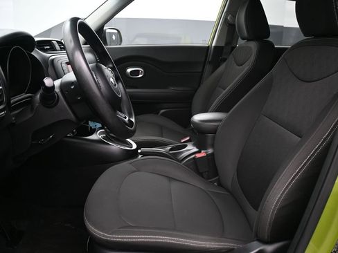 Used 2016 Kia Soul FWD image 10