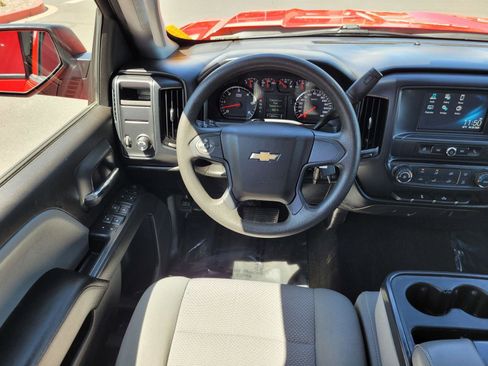 Used 2018 Chevrolet Silverado 1500 Custom w/ Custom Value Package RWD image 17