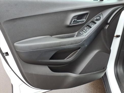 Used 2016 Chevrolet Trax LS w/ LPO, Cargo Package image 12