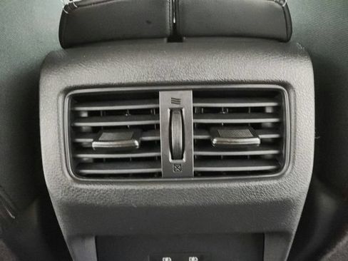 Used 2025 Nissan Rogue SV FWD image 36