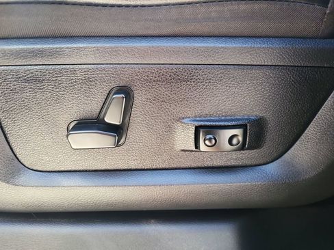 Used 2020 RAM 2500 Laramie w/ Night Edition image 11