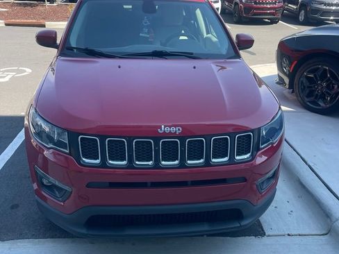 Used 2020 Jeep Compass Latitude FWD image 8