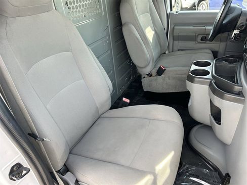 Used 2014 Ford E-250 and Econoline 250 image 11