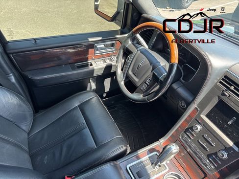 Used 2017 Lincoln Navigator L Reserve image 35