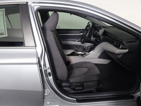 Used 2023 Toyota Camry LE image 23