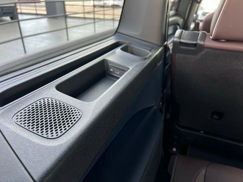 Used 2025 Volkswagen ID. Buzz Pro S RWD image 20