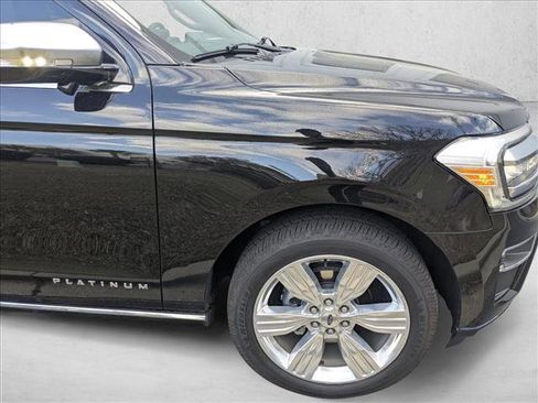 Used 2024 Ford Expedition Platinum image 8