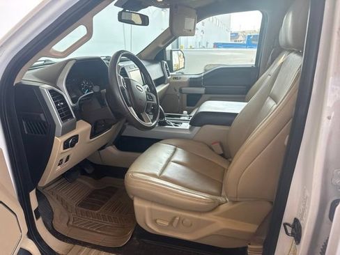 Used 2019 Ford F150 Lariat w/ Trailer Tow Package RWD image 18