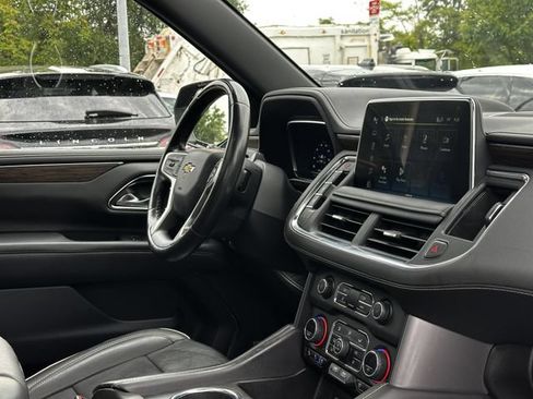 Used 2023 Chevrolet Suburban Premier w/ Advanced Technology Package AWD/4WD image 33