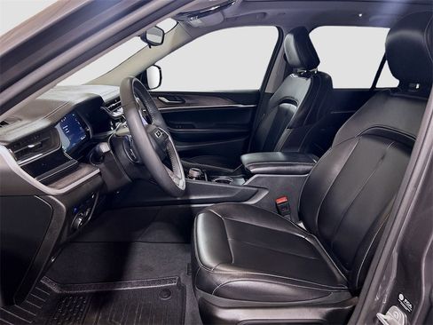 Used 2024 Jeep Grand Cherokee Limited 4xe w/ Trailer Tow Package image 20