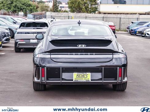 Used 2024 Hyundai Ioniq 6 SE RWD image 3