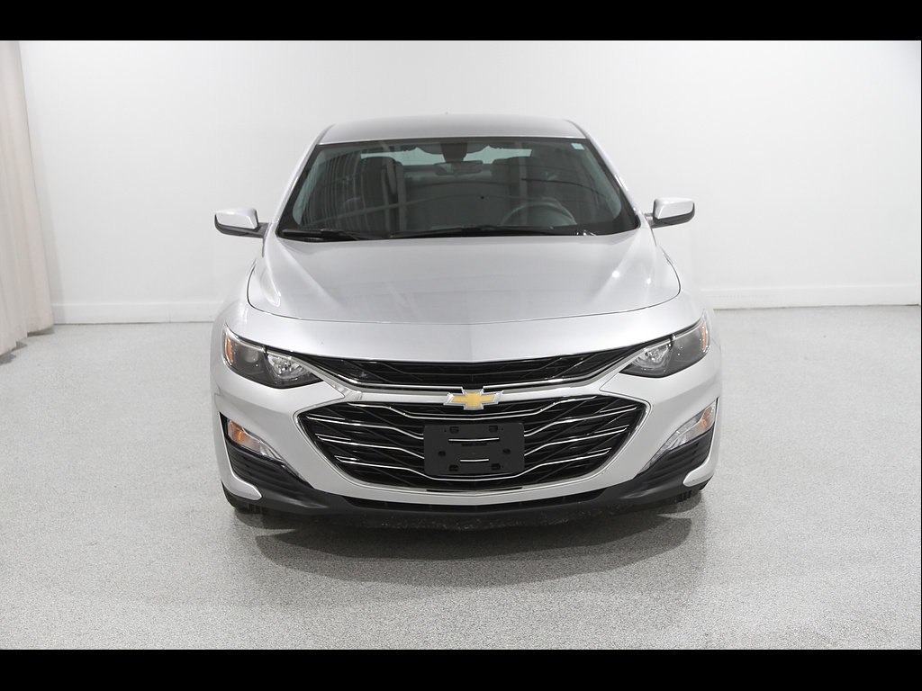 Used 2019 Chevrolet Malibu LT w/ Driver Confidence Package FWD image 2