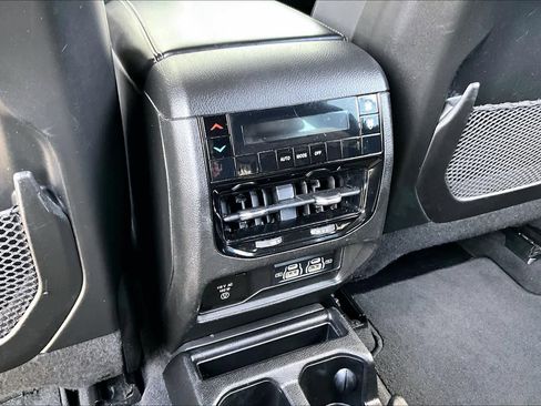 Used 2021 Jeep Grand Cherokee L Altitude image 34