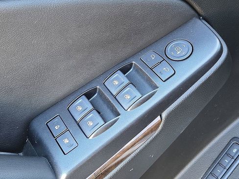 Used 2020 Chevrolet Tahoe LT image 23