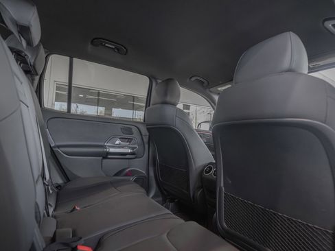 Used 2025 Mercedes-Benz GLB 250 image 28