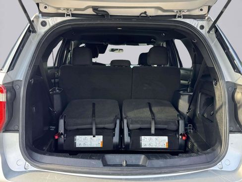 Used 2017 Ford Explorer XLT FWD image 48