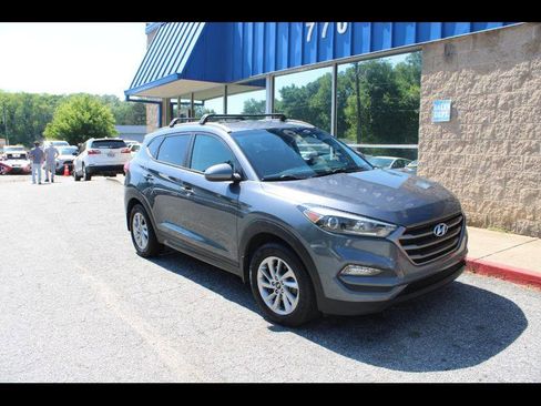 Used 2016 Hyundai Tucson SE w/ Option Group 02 FWD image 1