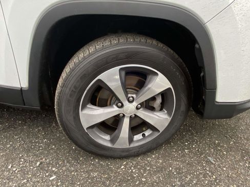 Used 2019 Jeep Cherokee Limited image 8