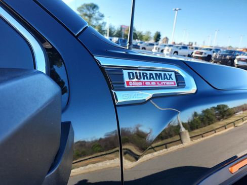 Used 2021 GMC Sierra 2500 Denali w/ Denali Black Diamond Edition image 7