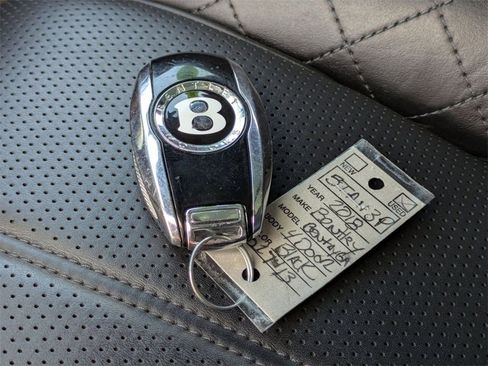 Used 2018 Bentley Bentayga image 33