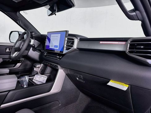 New 2026 Toyota Tundra Limited AWD/4WD image 31