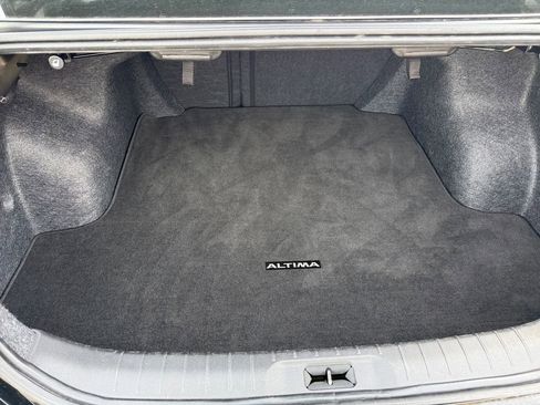 Used 2024 Nissan Altima 2.5 SV image 23