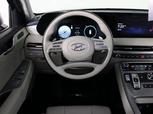 Used 2023 Hyundai Palisade Calligraphy image 4