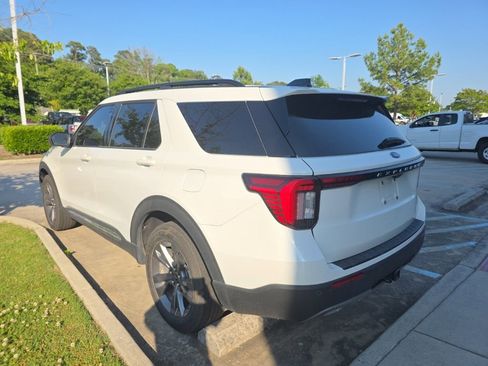 Used 2025 Ford Explorer Active w/ Active Comfort Package AWD/4WD image 6