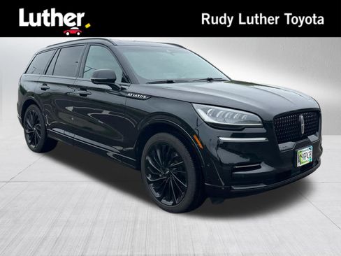 Used 2023 Lincoln Aviator Reserve w/ Equipment Group 201A AWD/4WD image 1