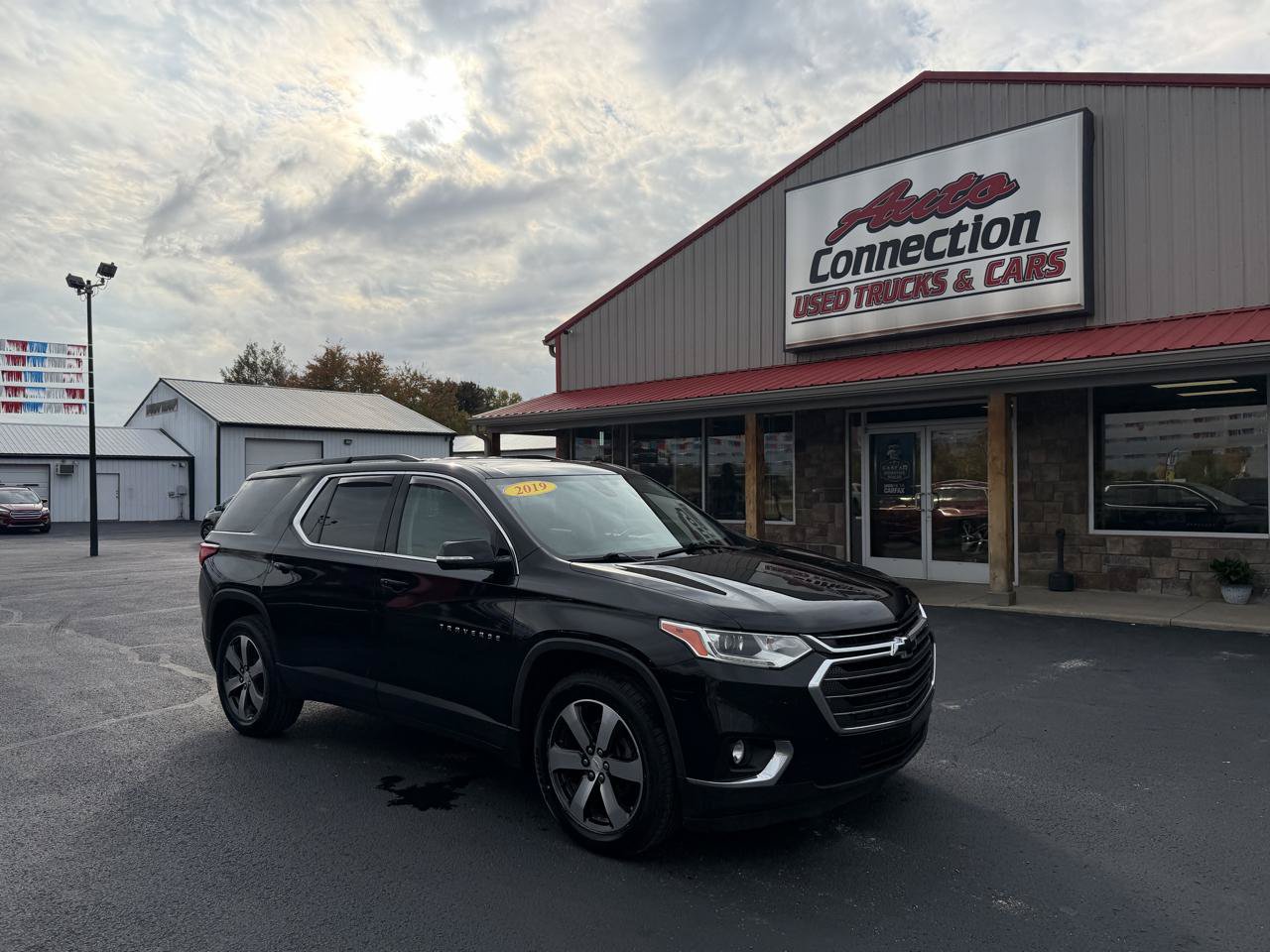 Used 2019 Chevrolet Traverse LT w/ LT Premium Package FWD image 1