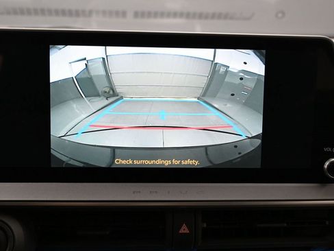 Used 2024 Toyota Prius XLE image 22