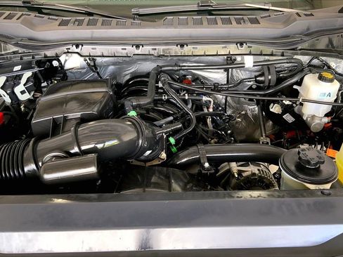 Used 2025 Ford F250 XLT w/ FX4 Off-Road Package AWD/4WD image 9