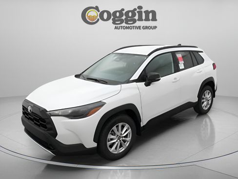 Used 2026 Toyota Corolla Cross LE FWD image 2