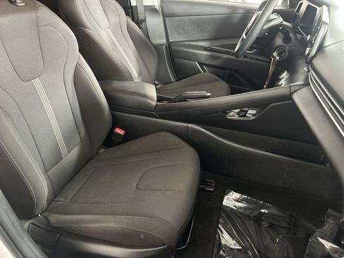 Used 2025 Hyundai Elantra SE w/ Cargo Package FWD image 26