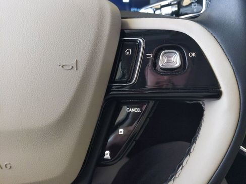 Used 2025 Lincoln Corsair AWD w/ Equipment Group 101A image 17