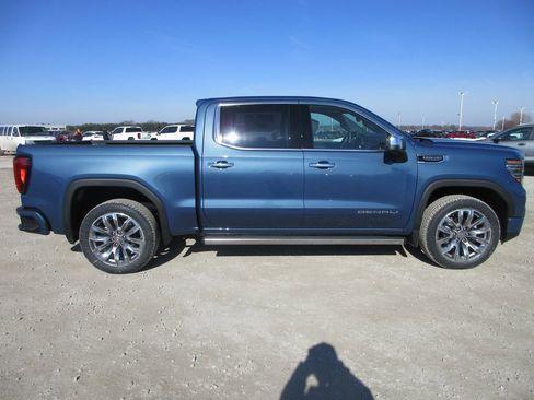 New 2026 GMC Sierra 1500 Denali w/ Denali Reserve Package image 3