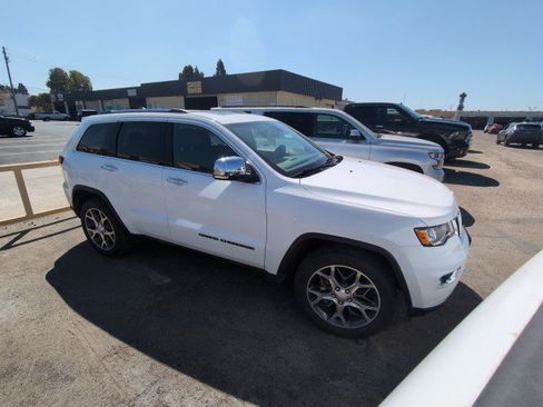 Used 2020 Jeep Grand Cherokee Limited w/ Trailer Tow Group IV AWD/4WD image 2