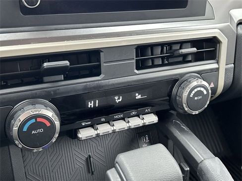 Used 2025 Toyota Tacoma TRD Sport image 21