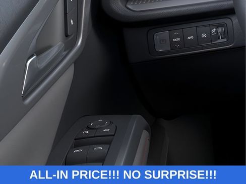 New 2026 Chevrolet Traverse LT w/ Driver Confidence Package AWD/4WD image 16