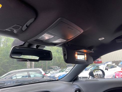 Used 2018 Dodge Challenger SXT image 31