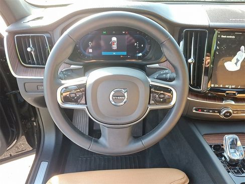 Used 2024 Volvo XC60 B5 Ultimate w/ Protection Package Premier image 19