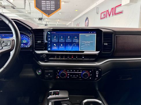 Certified 2023 Chevrolet Silverado 1500 High Country w/ High Country Premium Package image 18