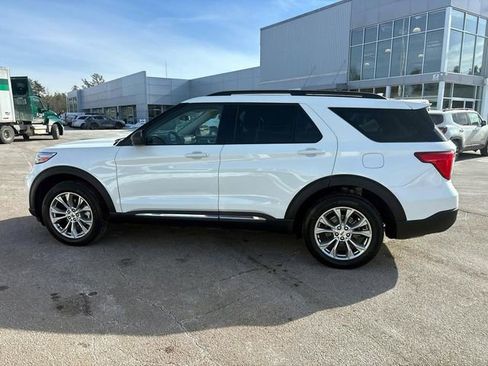 Used 2023 Ford Explorer XLT w/ Equipment Group 202A image 6