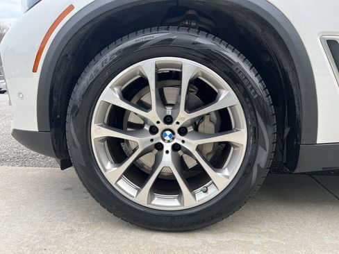 Certified 2022 BMW X5 xDrive40i w/ Executive Package image 13