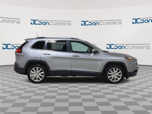Used 2017 Jeep Cherokee Limited FWD image 9
