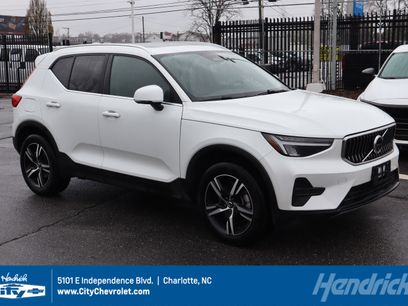 Used 2025 Volvo XC40 B5 Core