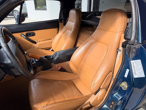 Used 1994 MAZDA MX-5 Miata RWD image 10